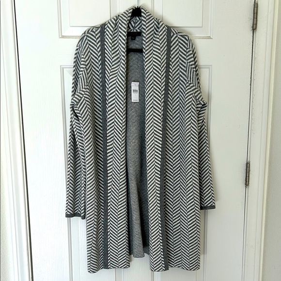 NWT Ann Taylor Gray Chevron Women's Sweater Coat with Pockets! Size: L